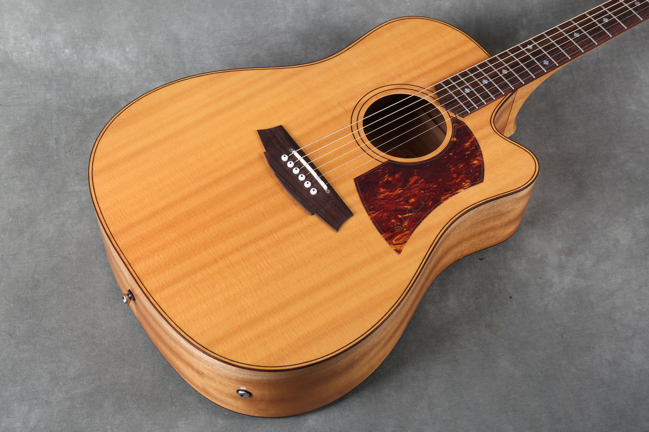 Cole Clark Fat Lady 2 FL2AC Acoustic-Electric Guitar - Natural w