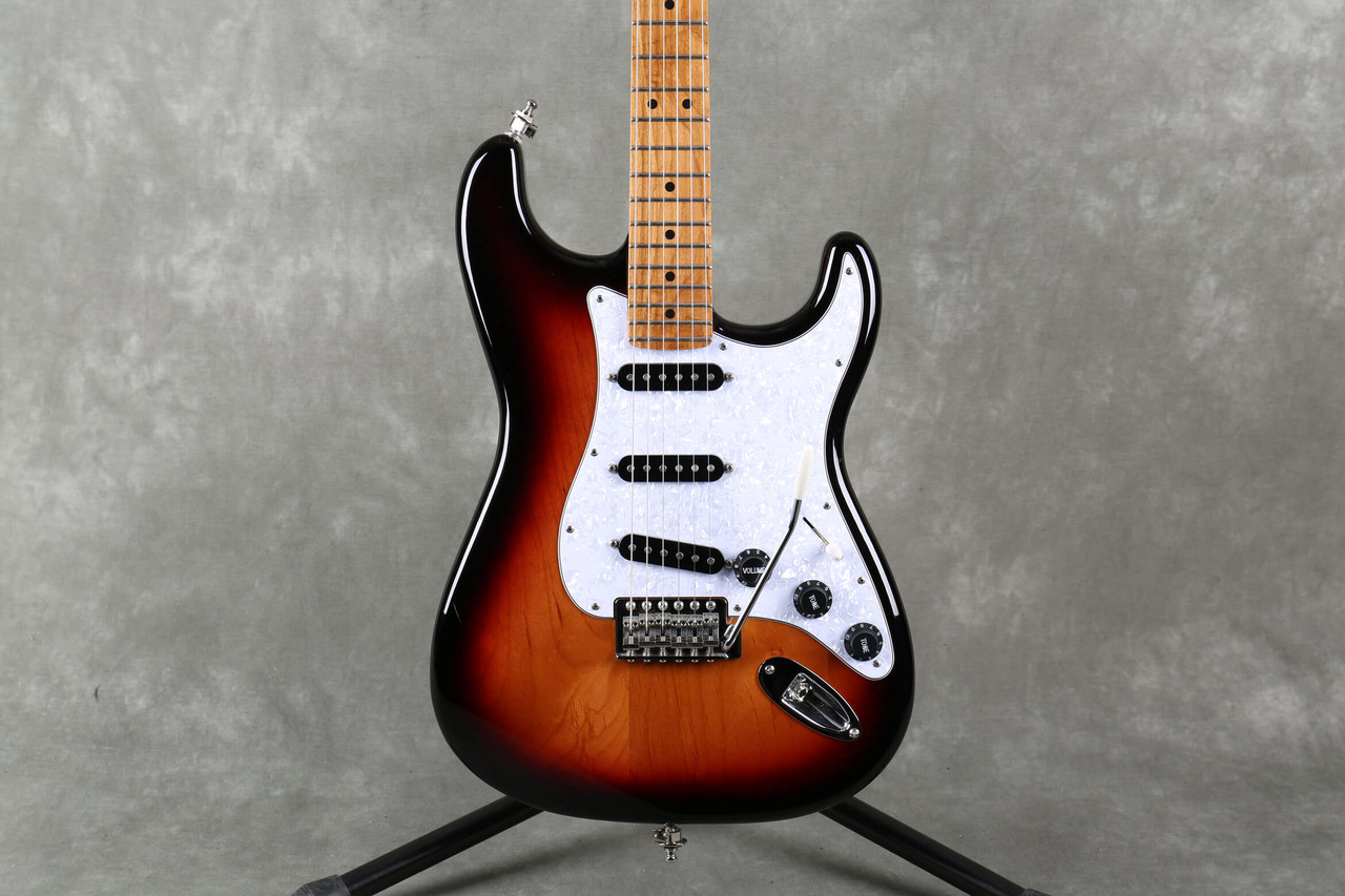 Fender Mexican Standard Stratocaster Roasted Maple Neck Sunburst