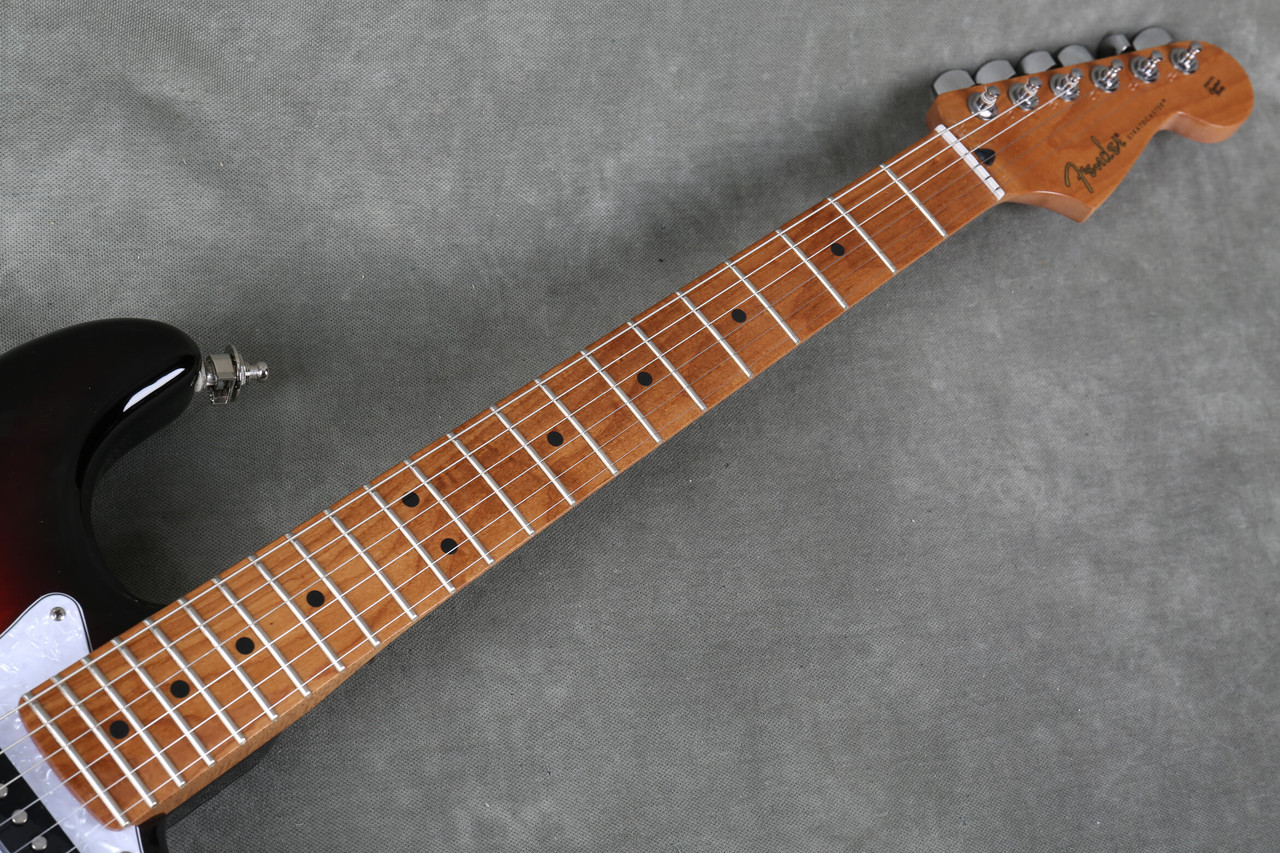 Fender Mexican Standard Stratocaster Roasted Maple Neck Sunburst