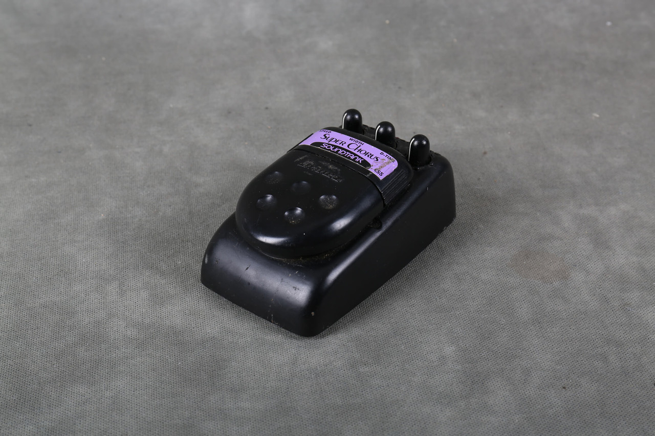 Ibanez CS5 Super Chorus Soundtank　コーラス Ibanez Soundtank Super Chorus CS5 Pedal Demo - YouTube