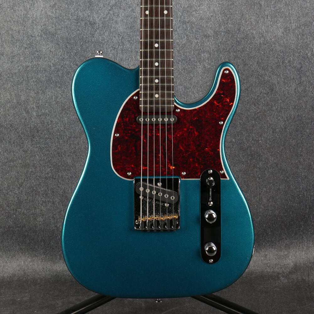 G＆L TRIBUTE SERIES ASAT CLASSIC 中古動作品　USA PU搭載　スワンプ・アッシュ　メイプルワンピースネック Telecaster G\u0026L Tribute ASAT Classic Bluesboy Semi-Hollow Red Burst | Bax Music