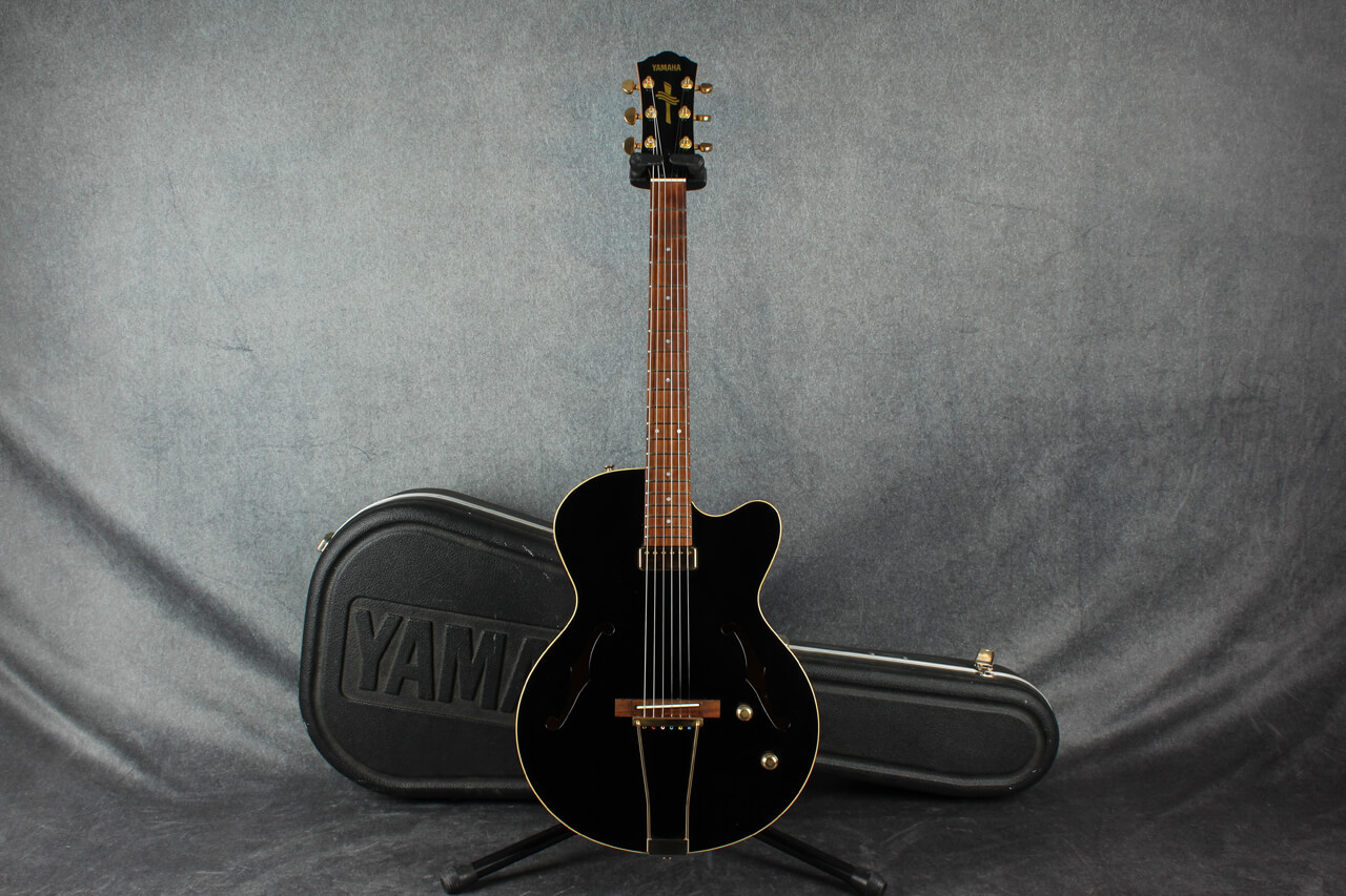 Yamaha AEX500 Electro-Acoustic Guitar Black 2nd Hand | Rich Tone Music