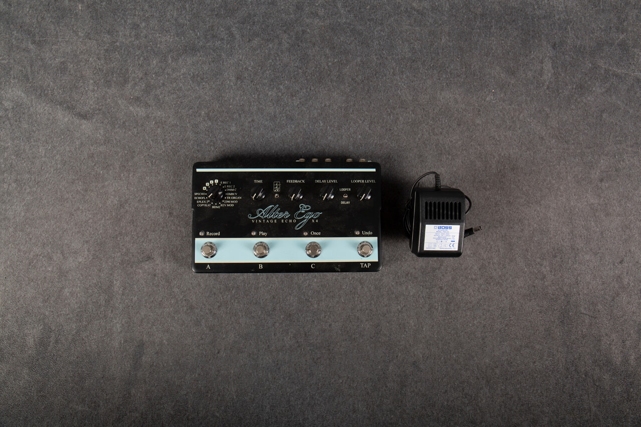 TC Electronic Alter Ego X4 Vintage Echo with PSU 2nd Hand | Rich
