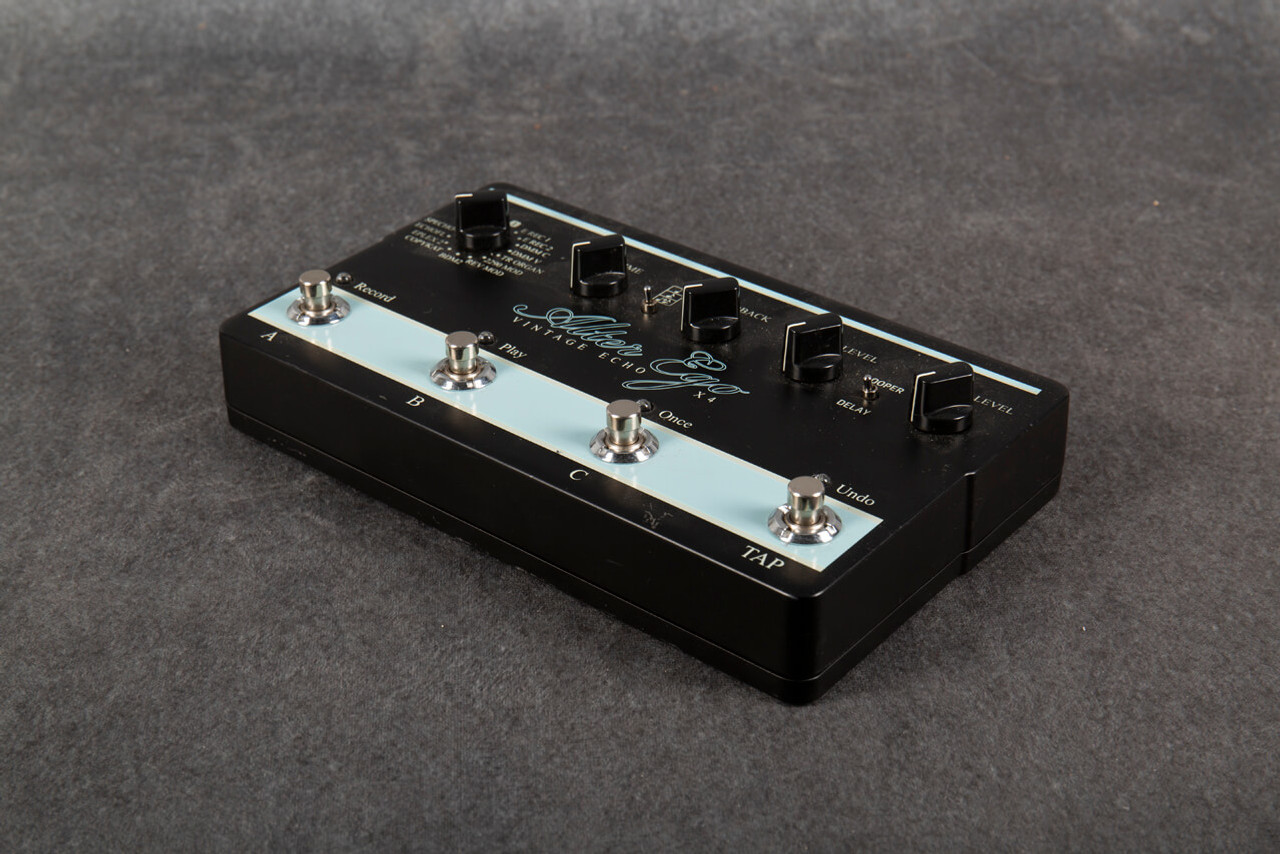TC Electronic Alter Ego X4 Vintage Echo with PSU 2nd Hand