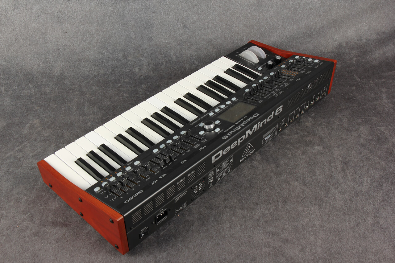 Behringer Deepmind 6 Polyphonic Synthesizer with PSU 2nd Hand
