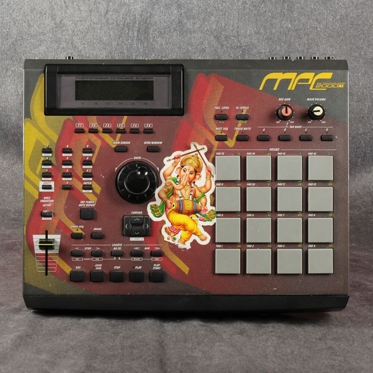 AKAI MPC2000XL - 器材