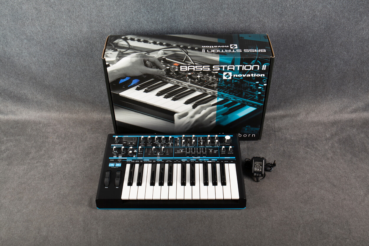 Novation BASS STATION II + おまけ Novation Bass Station 2 2nd Hand | Rich Tone Music