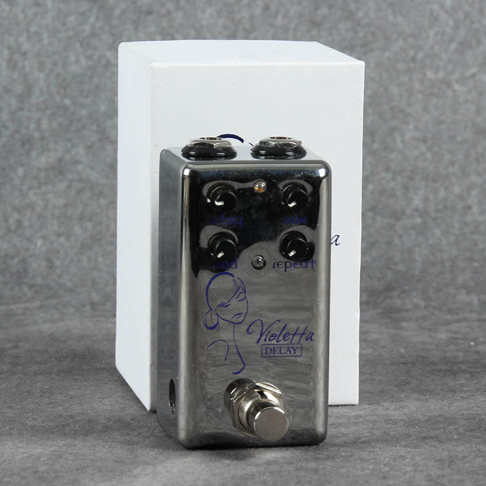 Red Witch VIOLETTA Violet Delay - Red Witch Seven Sisters Pedal Review