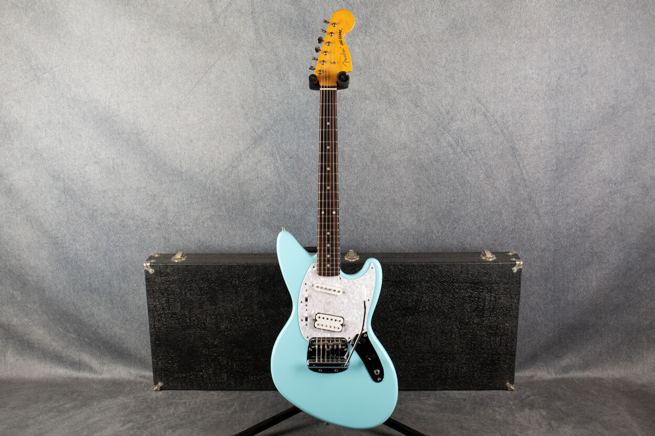 大人も着やすいシンプルファッション Fender Japan Lefty Jagstang O