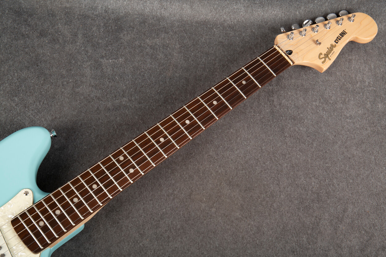 Squier Paranormal Cyclone Daphne Blue 2nd Hand | Rich Tone Music