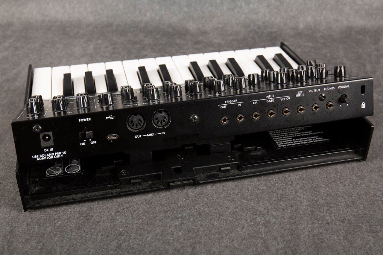 Roland Boutique SE-02 with K-25M Keyboard 2nd Hand | Rich