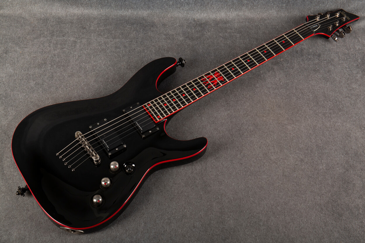 Schecter C1 She Devil Black 2nd Hand | Rich Tone Music