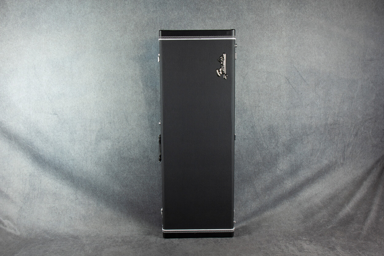 Fender Classic Series Wood Strat/Tele Guitar Case – Black (0996106306)