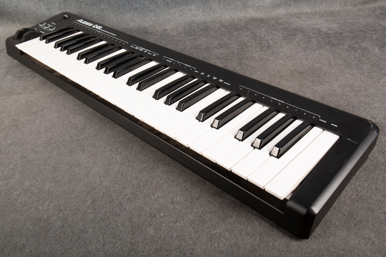 Alesis Q49 USB Midi Keyboard Controller 2nd Hand | Rich Tone Music