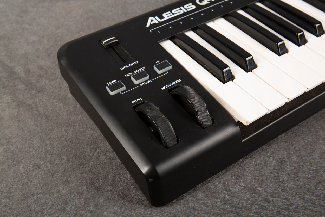 Alesis Q49 USB Midi Keyboard Controller 2nd Hand | Rich Tone Music