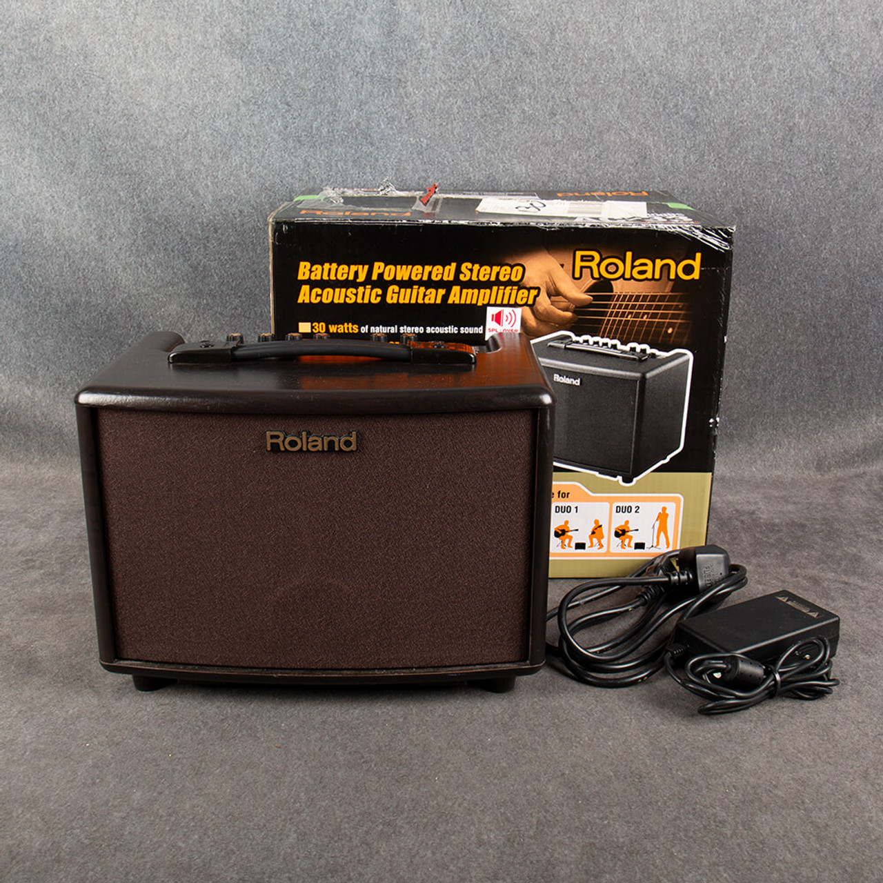 Roland AC-33 RW Acoustic Chorus Amplifier 2nd Hand | Rich Tone Music