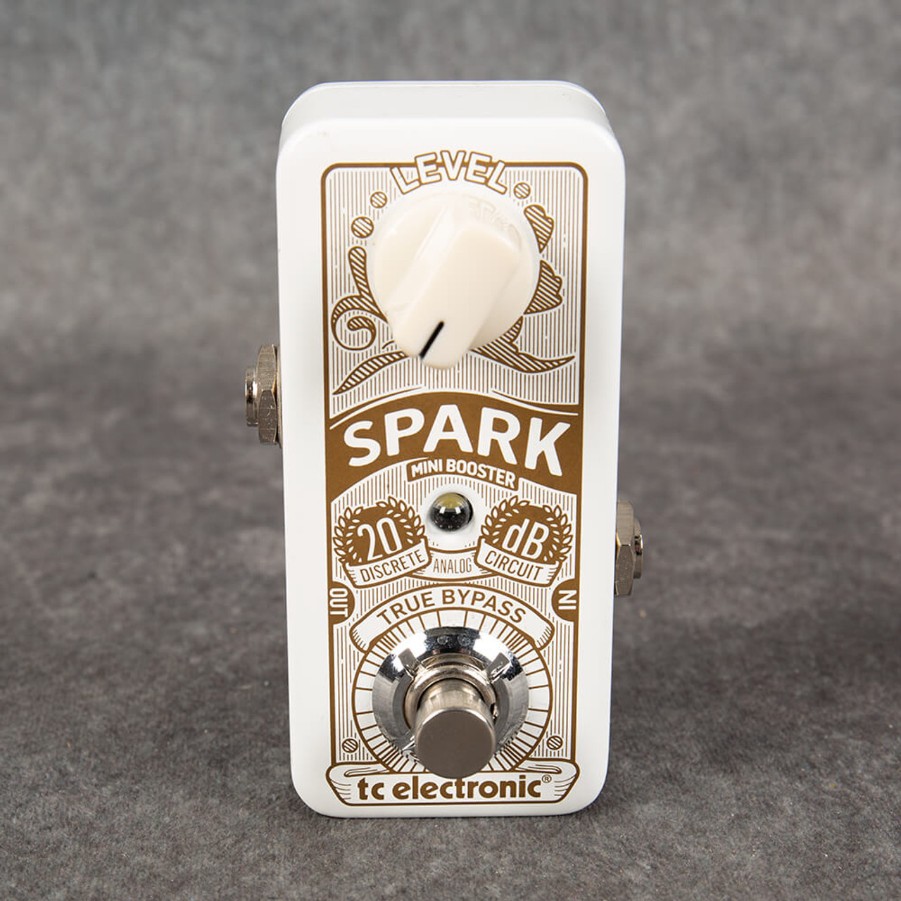 SPARK MINI BOOSTER 箱付き  tc electronic Spark Mini Boosterのスペックや特徴などをレビュー。シンプルな