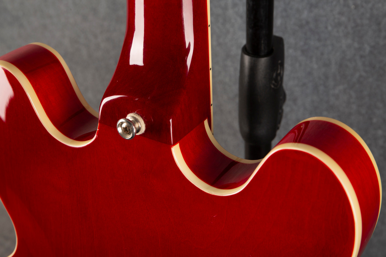 テラEpiphone Riviera Custom Shop Ltd Epiphone Riviera Limited Edition Custom Shop Cherry 2nd Hand