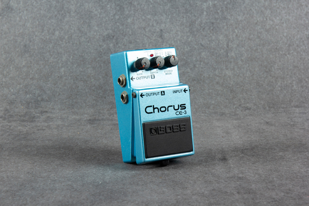 1986 Boss CE-3 Chorus guitar pedal - made in Japan - Boxed