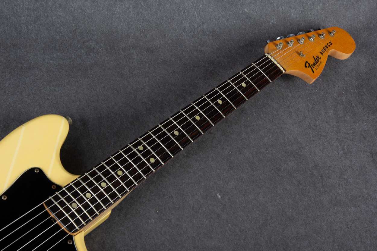 Fender Bronco 1977 Original Finish Added Stripes 2nd Hand | Rich