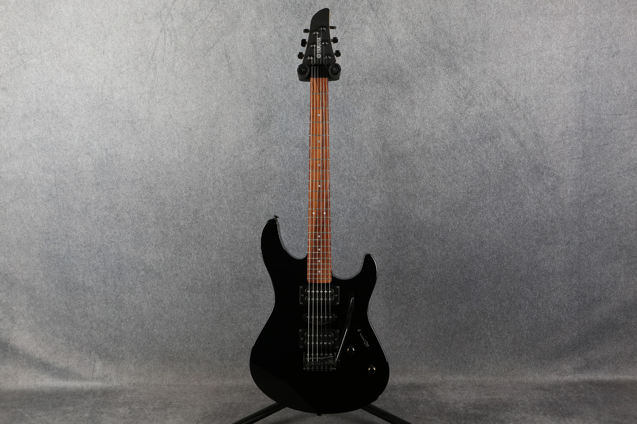 Yamaha RGX121Z Black 2nd Hand | Rich Tone Music