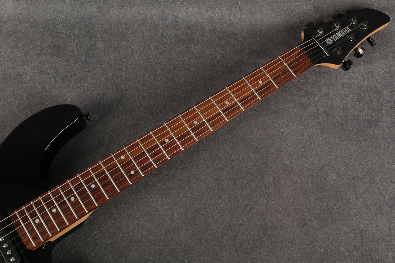 Yamaha RGX121Z Black 2nd Hand | Rich Tone Music