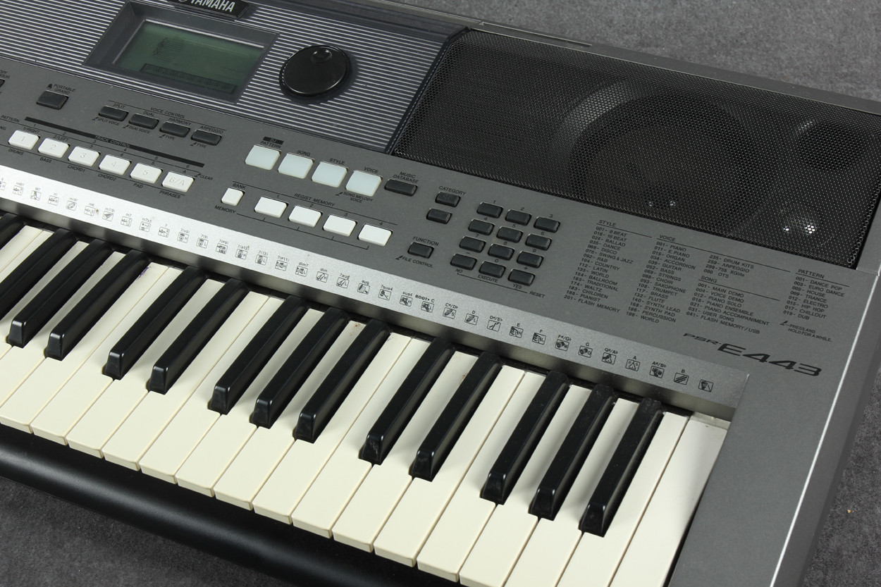 YAMAHA PSR-E443 ジャンク YAMAHA PSR-E443 通電ジャンク品 NO.B172 Yamaha PSR-E443 - What