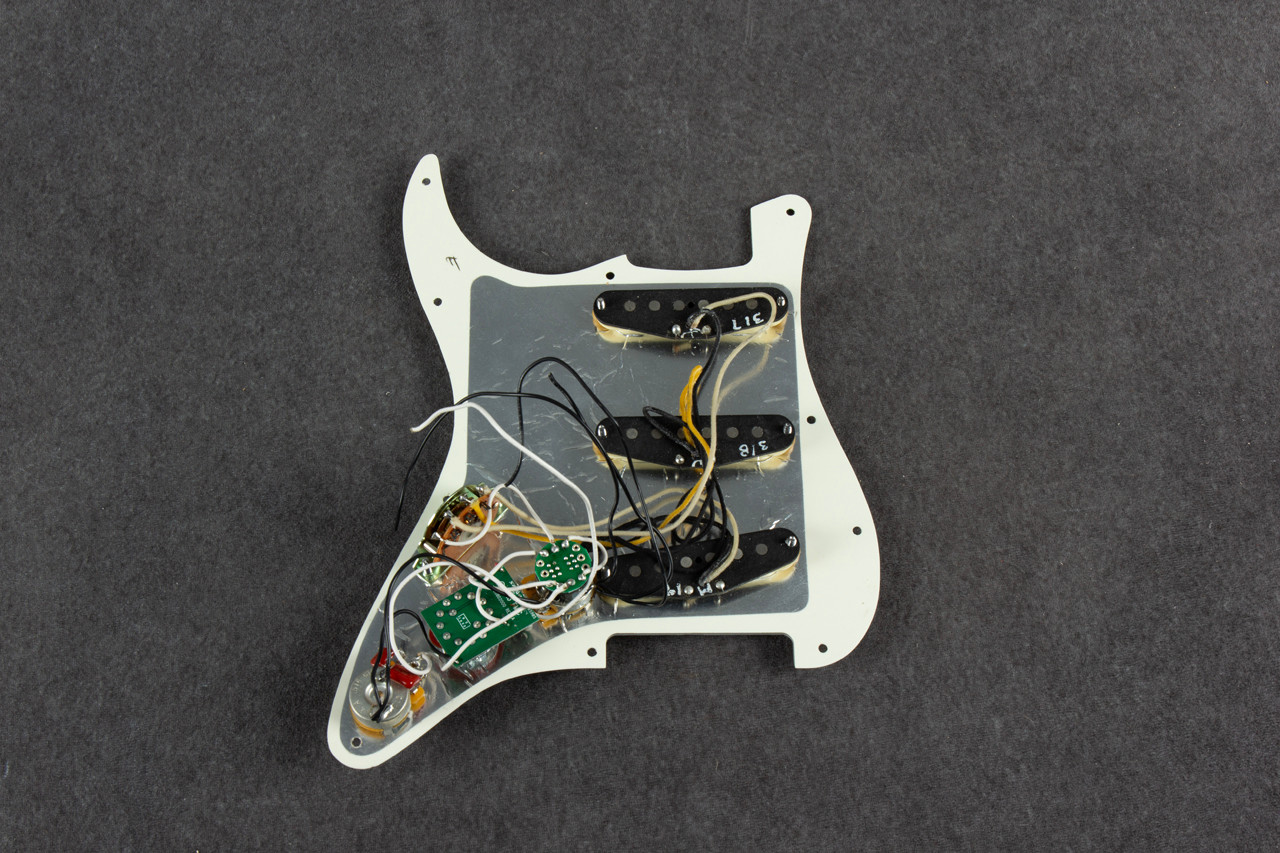 Fender Roadhouse Stratocaster Loaded Pickguard 2nd Hand Rich Tone Music