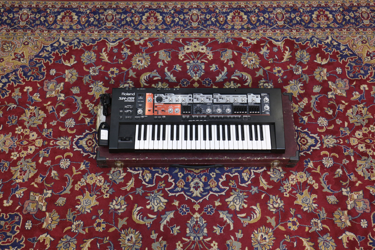 Roland SH-201
