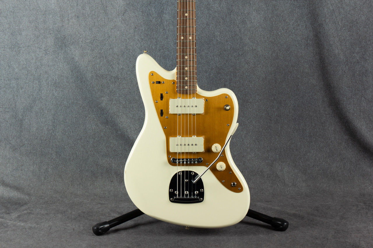ギター viviJ Mascis Jazzmaster Vintage Squier J Mascis Jazzmaster Vintage White Guitar - Guitar.co.uk