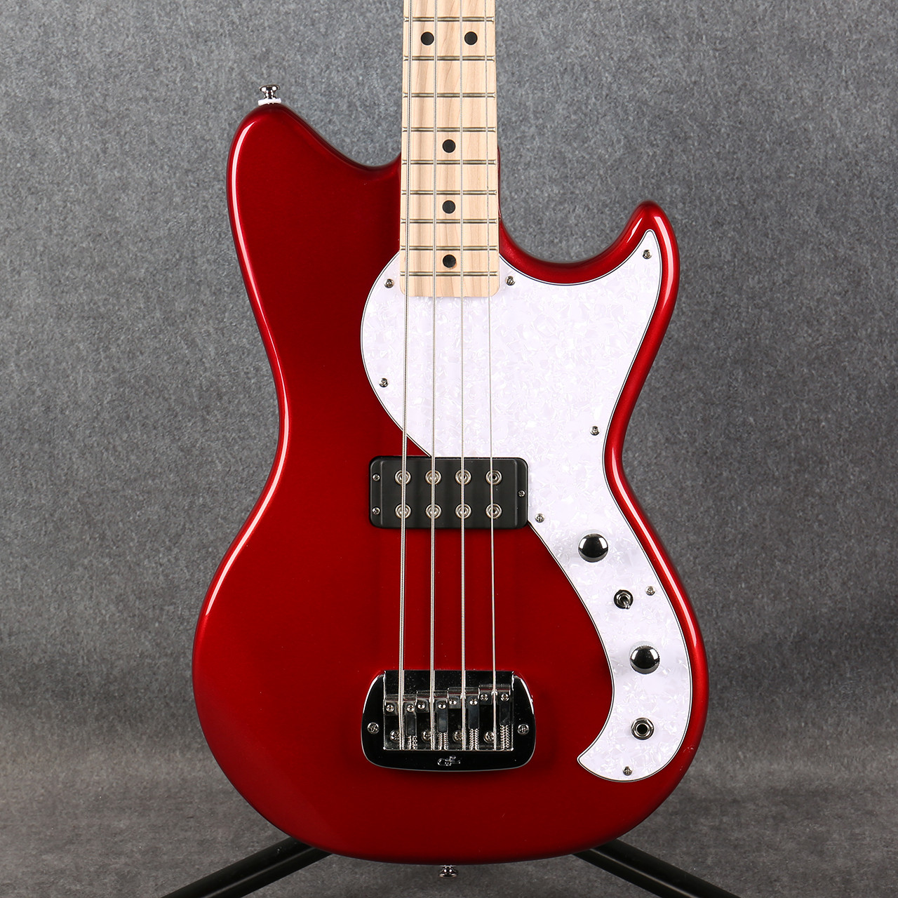 G&L Tribute Fallout Short Scale Bass Candy Apple Red 2nd Hand