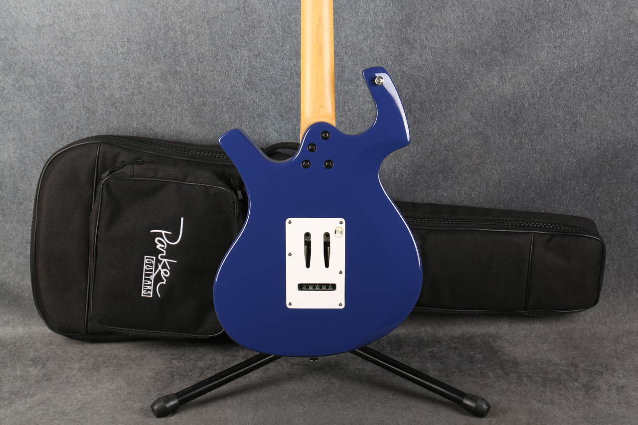 Parker P-30 Electric Guitar Blue 2nd Hand | Rich Tone Music