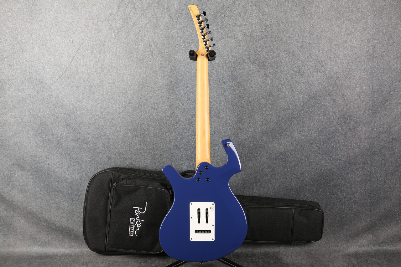 Parker P-30 Electric Guitar Blue 2nd Hand | Rich Tone Music