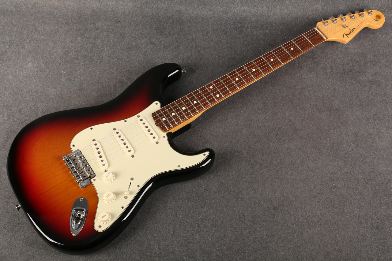Fender Vintage Hot Rod 62 Stratocaster 3 Tone Sunburst 2nd Hand