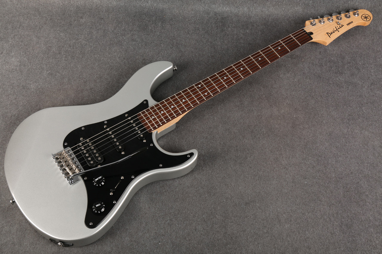 Yamaha Pacifica 112X Silver 2nd Hand | Rich Tone Music