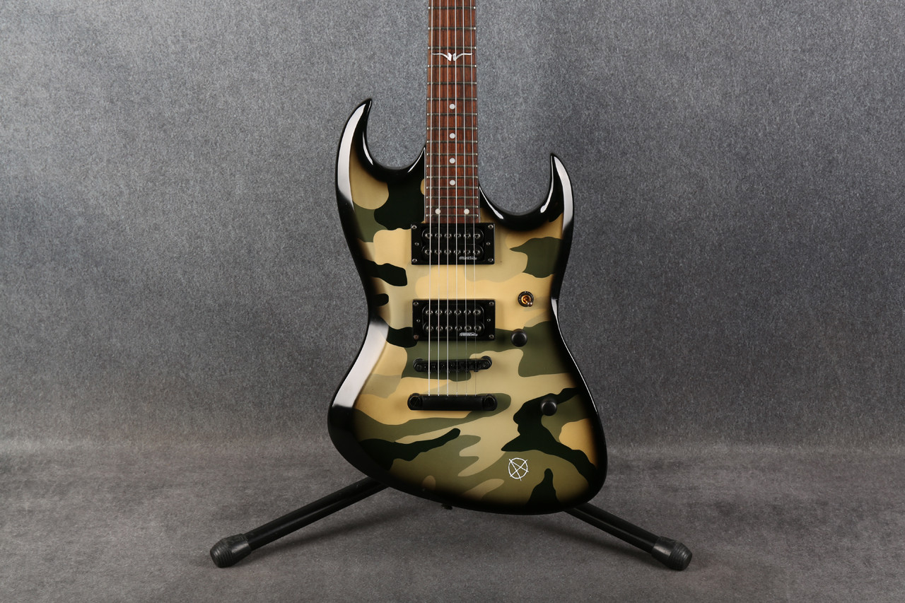 Vintage Metal Axxe Razer VR400 Camouflage 2nd Hand | Rich Tone Music