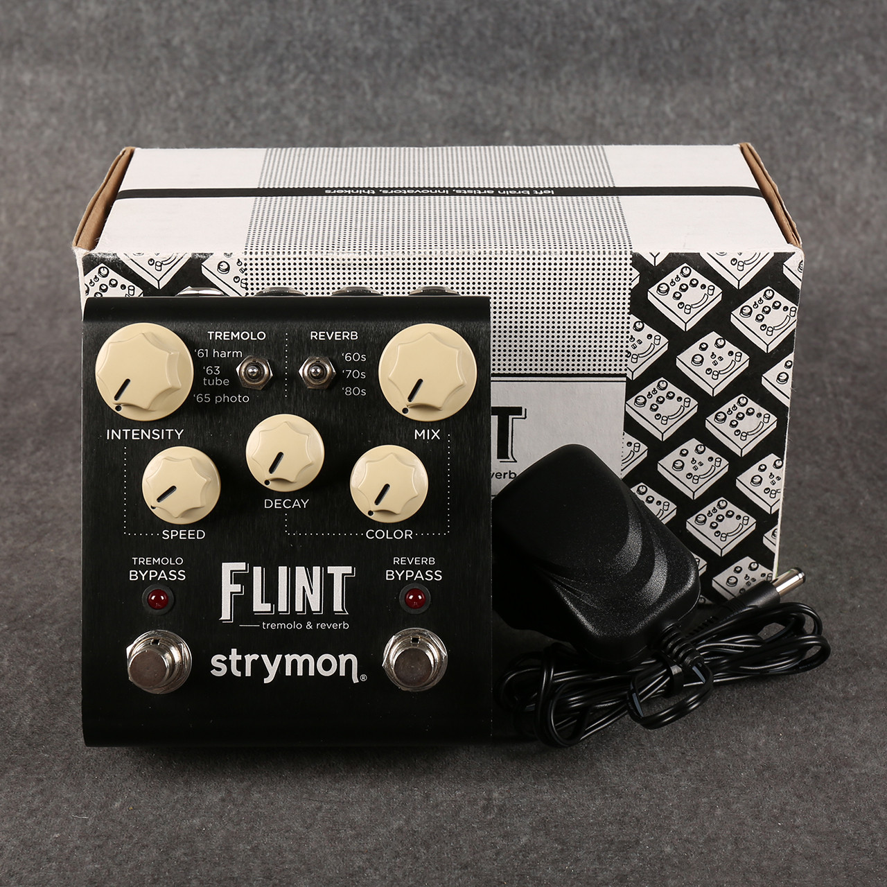 strymon FLINT tremolo & reverb V1 strymon FLINT トレモロ