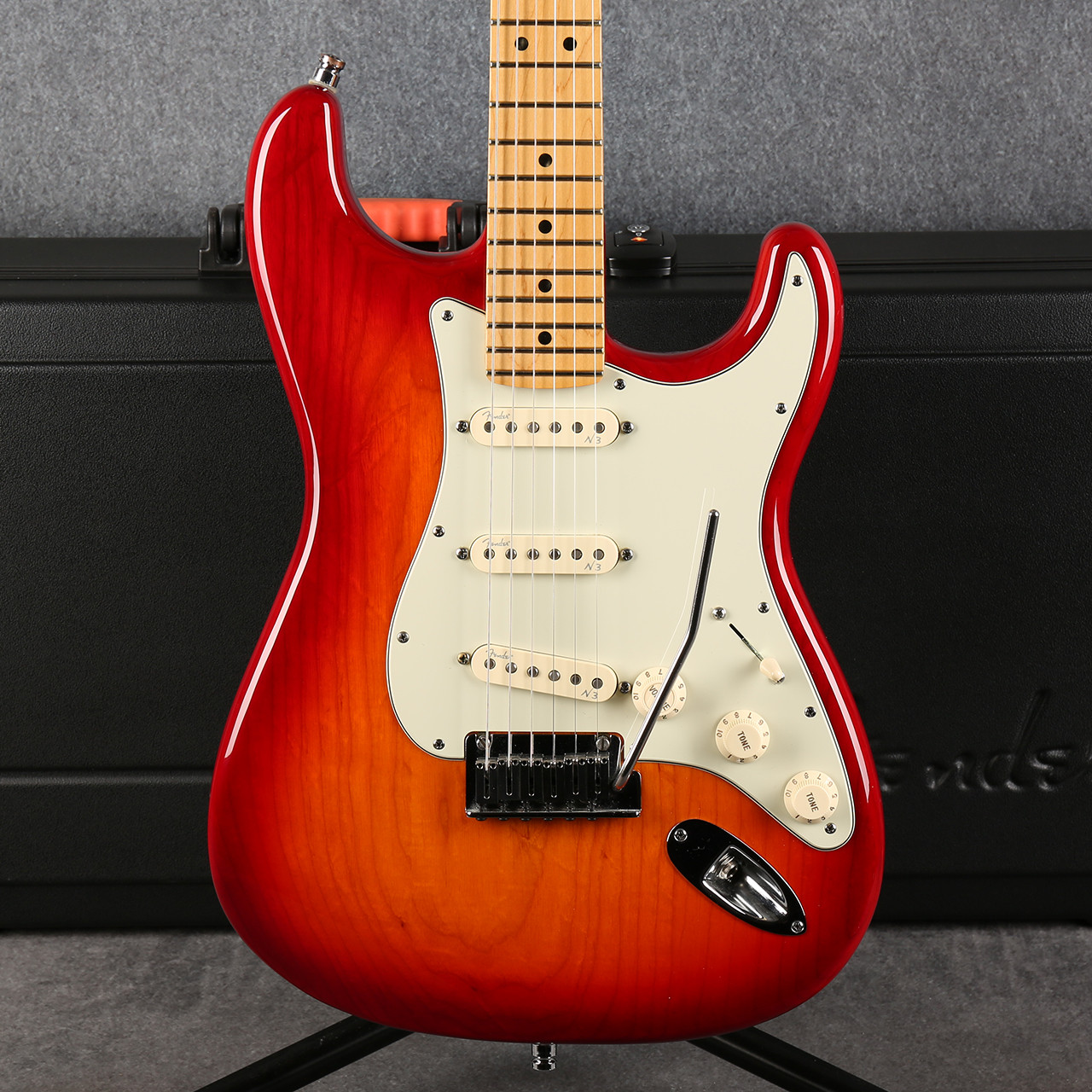 Fender American Deluxe Stratocaster Ash Aged Cherry Sunburst 2nd