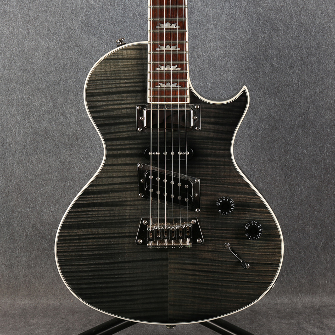 ギター epiphone nighthawk custom reissue Epiphone Nighthawk Custom Reissue - Trans Amber | Sweetwater