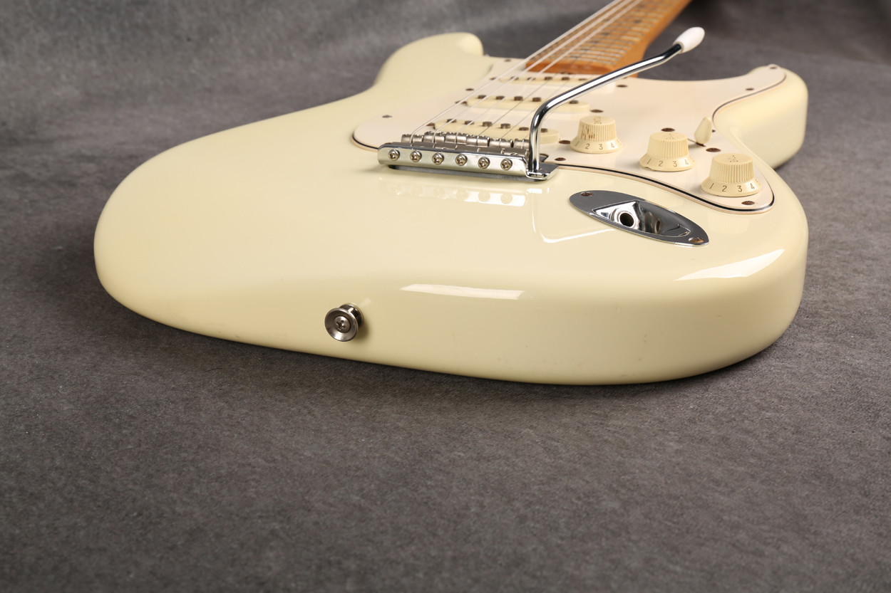 Fender japan Stratocaster ホワイト Fender Made in Japan Junior Collection Stratocaster Satin
