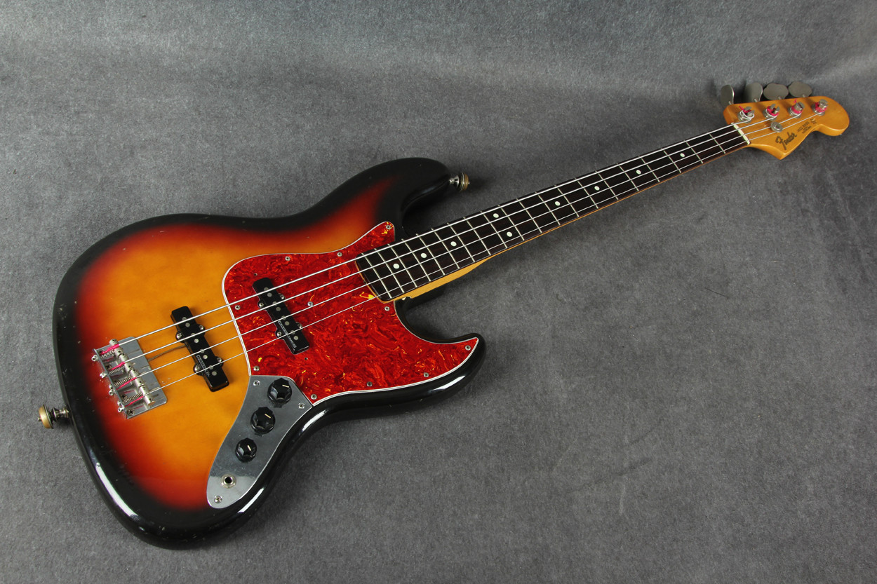 Fender Jazz Bass 80s Made in Japan 3 Tone Sunburst 2nd Hand | Rich