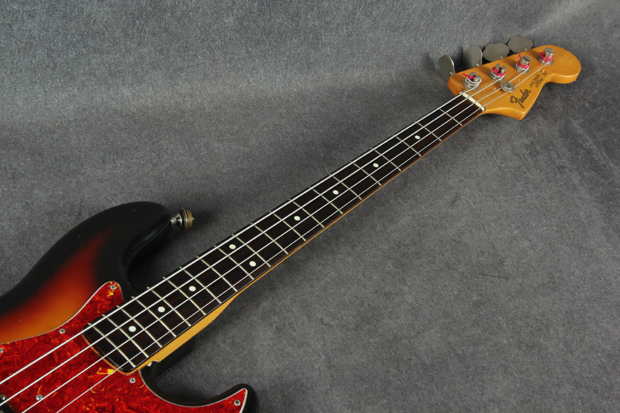 Fender Jazz Bass 80s Made in Japan 3 Tone Sunburst 2nd Hand | Rich