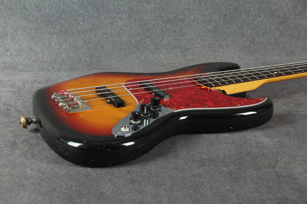 Fender Japan JAZZ BASS 3TS【美品】 Fender Jazz Bass 80s Made in Japan 3 Tone Sunburst 2nd Hand | Rich