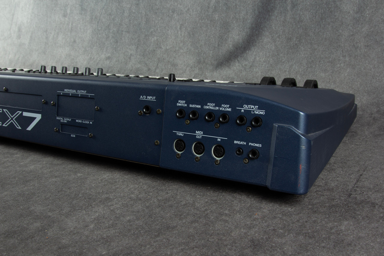 YAMAHA EX7