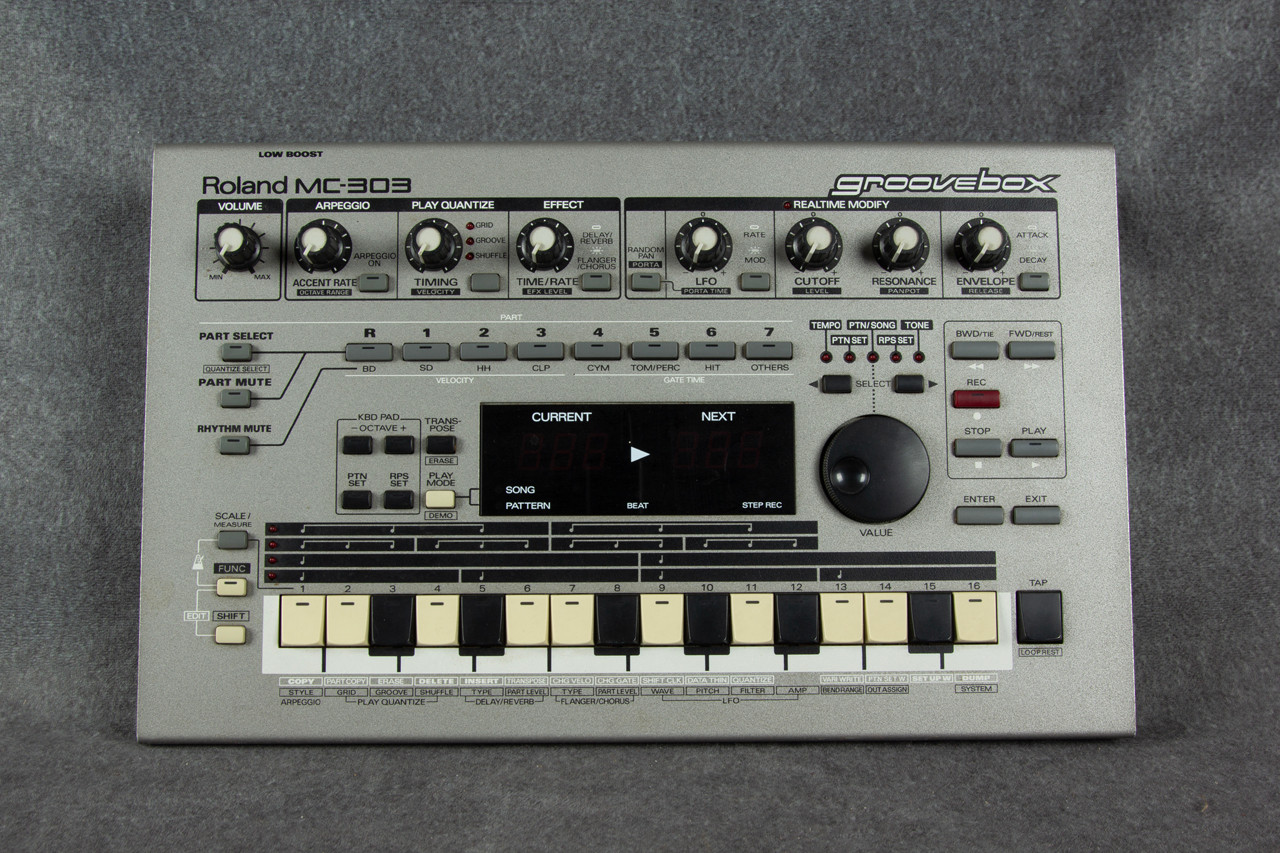 Roland MC-303 Groovebox 2nd Hand | Rich Tone Music