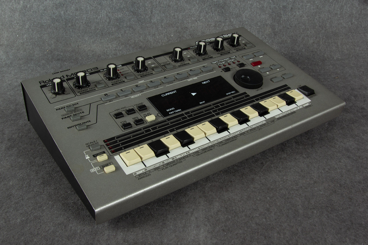 Roland MC-303 Groovebox 2nd Hand | Rich Tone Music