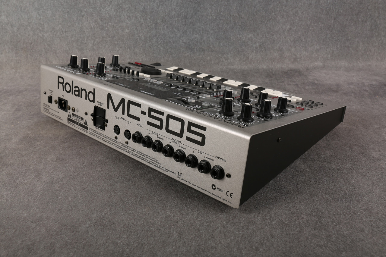 Roland MC-505 Groovebox 2nd Hand | Rich Tone Music