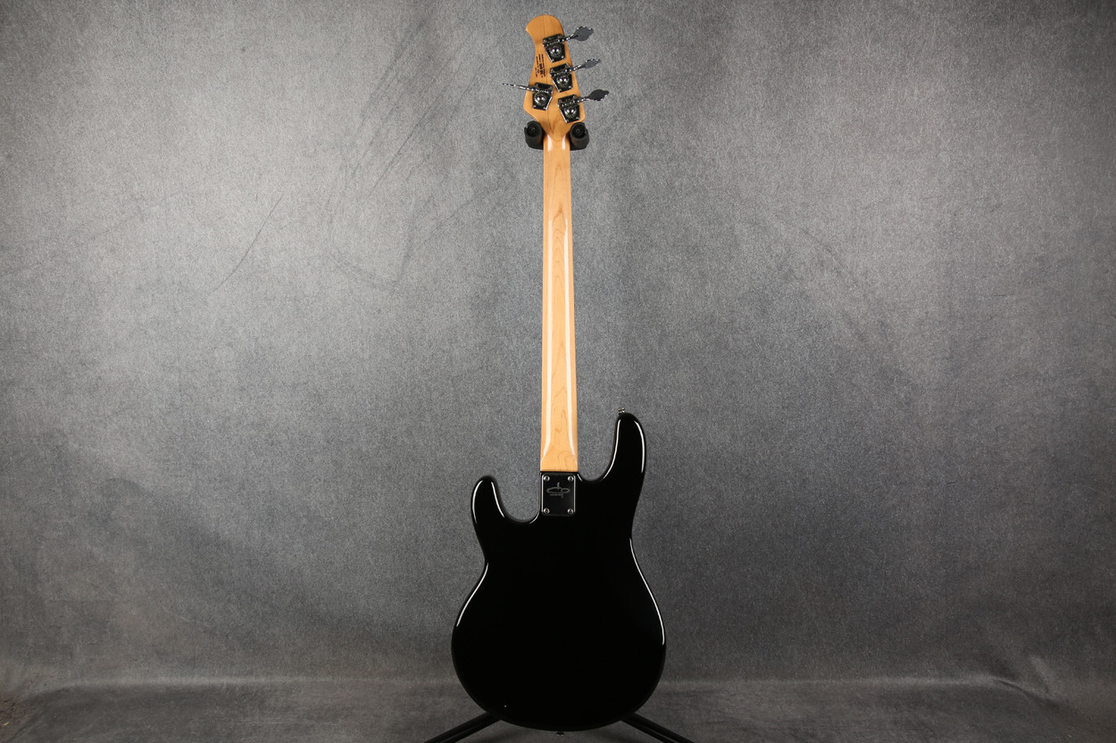 ベース OLP ERNIE BALL StingRay BASS OLP by Ernie Ball MM2 StingRay Bass Black 2nd Hand | Rich Tone Music