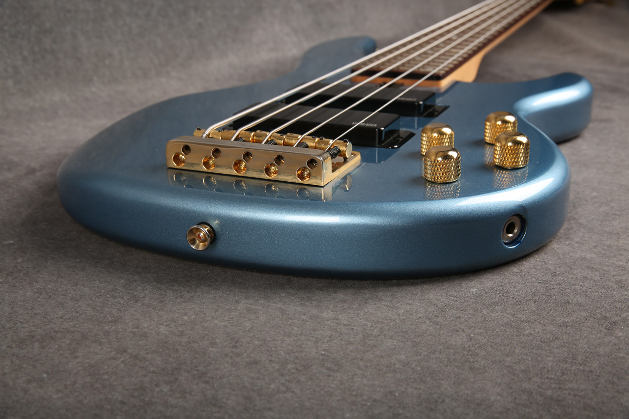希少 YAMAHA BBG5S アクティブ 5弦ベース ヤマハ エレキベース Yamaha BBG5S 5 String Bass Metallic Blue 2nd Hand | Rich Tone Music