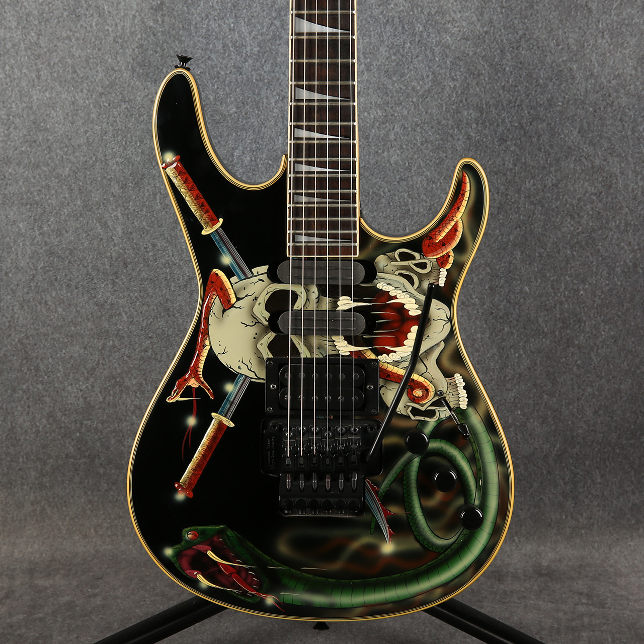 Samick Viper KR564 Skulls & Snakes 2nd Hand | Rich Tone Music